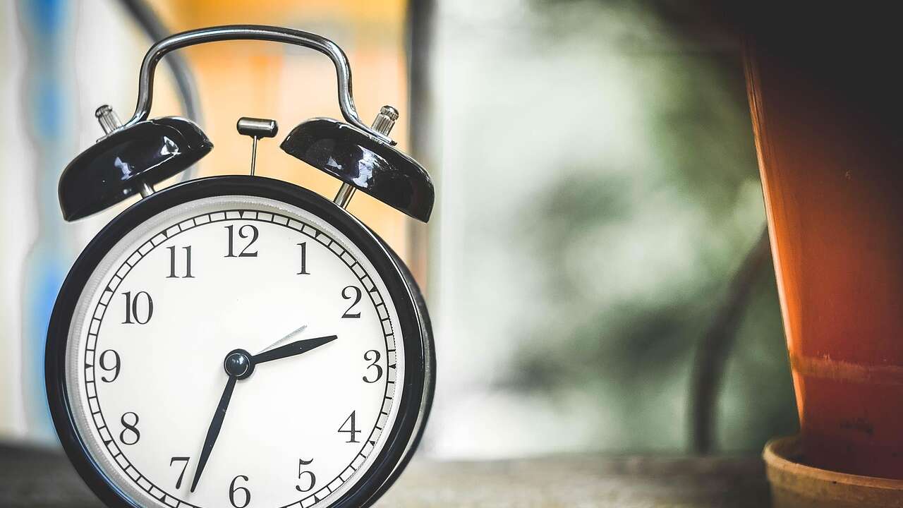 Türkiye’de 2025’te Saatler Geri Alınacak mı? İşte Resmi Karar
