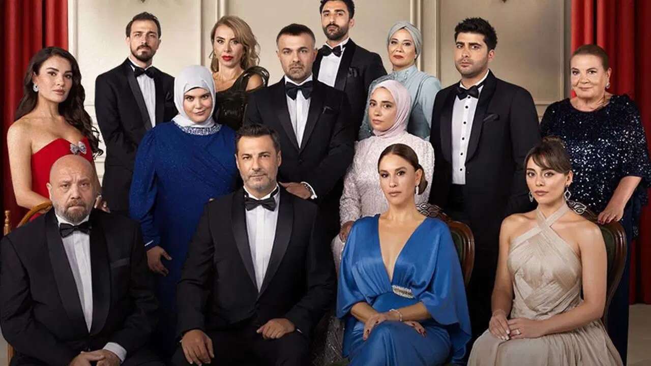 Kızılcık Şerbeti'nden hayranlarına kötü haber: İki popüler isim ayrılıyor