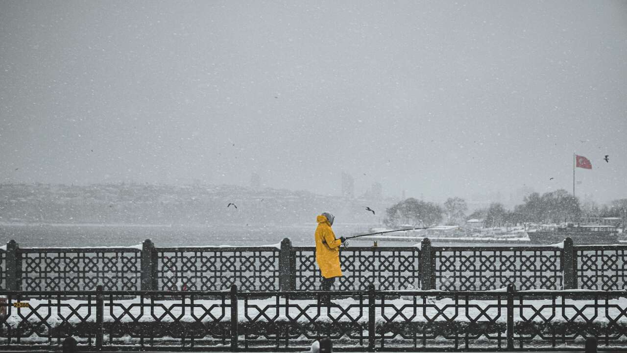 İstanbullular dikkat! Valilik uyardı: Sıcaklılar 0'a düşecek, 19 ilçeye kar yağacak