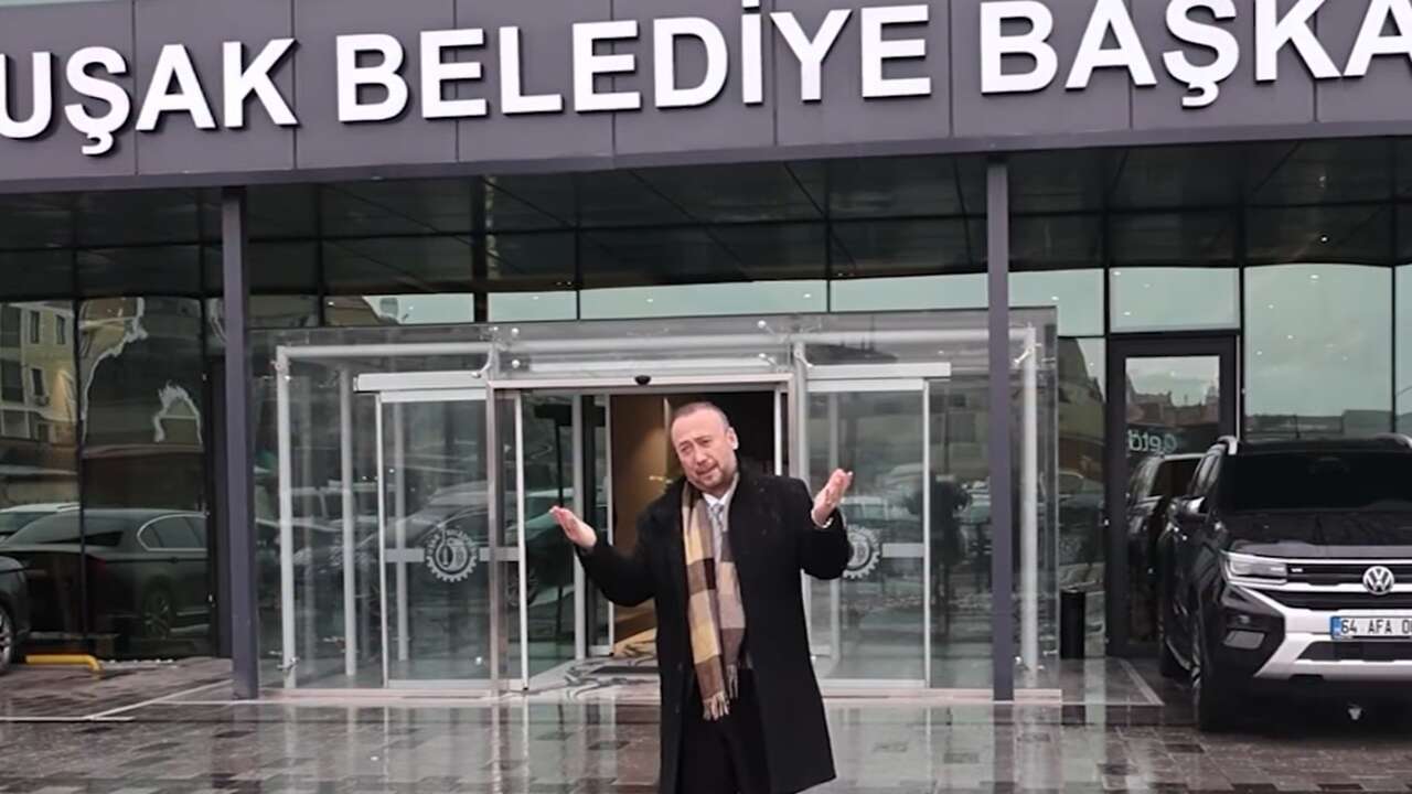 13 gözaltı sonrası Uşak karıştı: CHP'den belediye önünde nöbet kararı