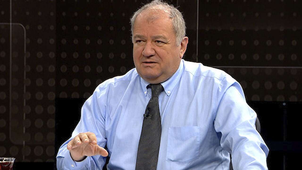 Özgür Özel'i hedef alan Yılmaz Özdil'e Cem Toker'den olay rest