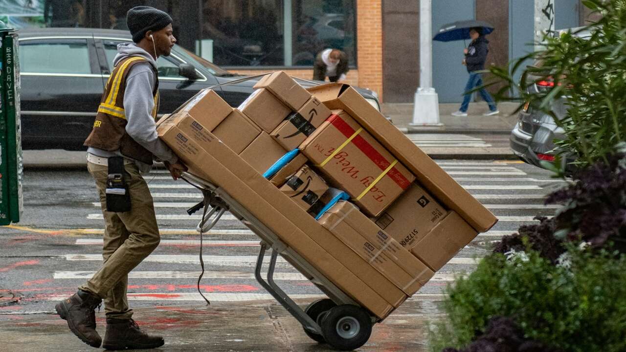 Amazon'un sipariş kesintisi kargo devini vurdu! Binlerce çalışanını işten çıkaracak