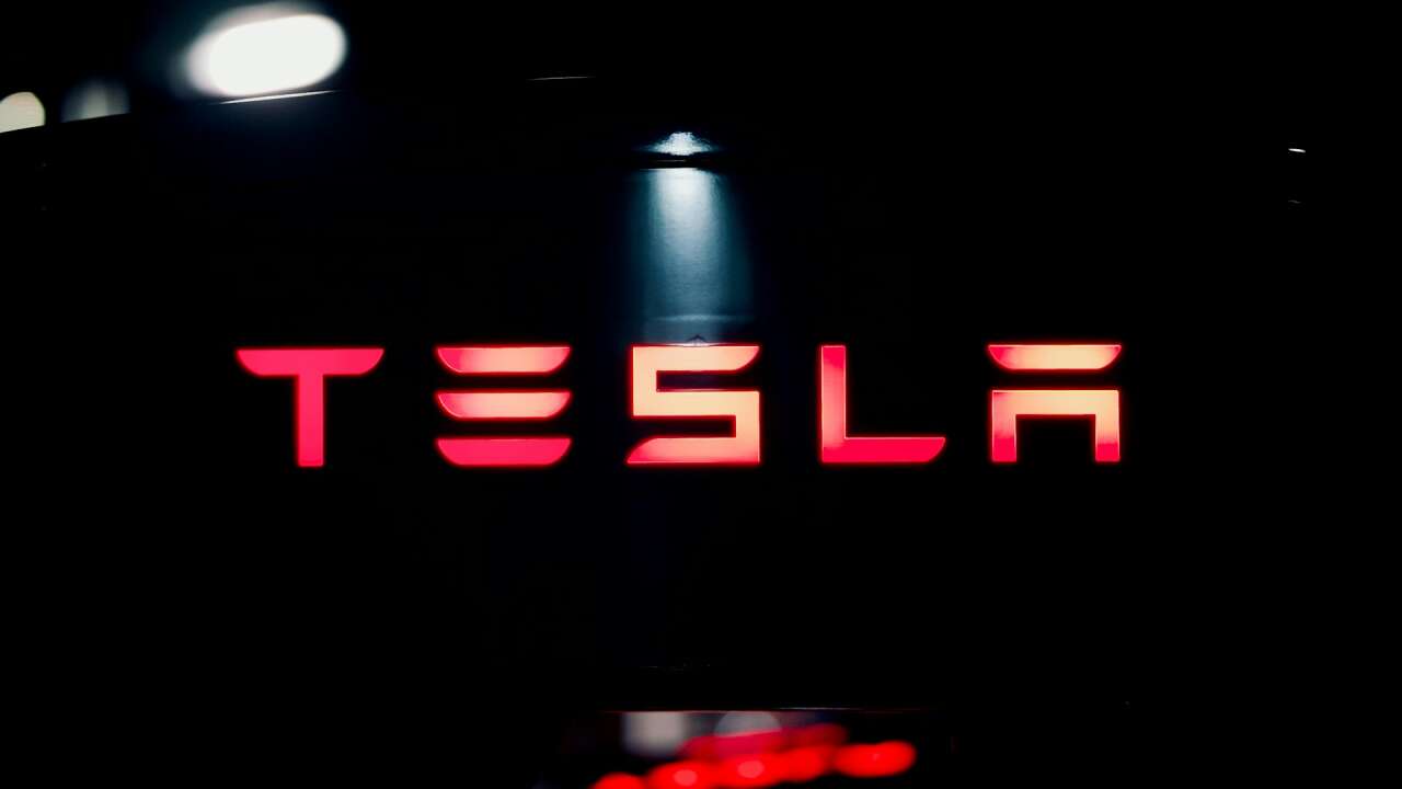 Tesla'da kriz! Üretim hattı durduruldu, işçiler eve gönderildi