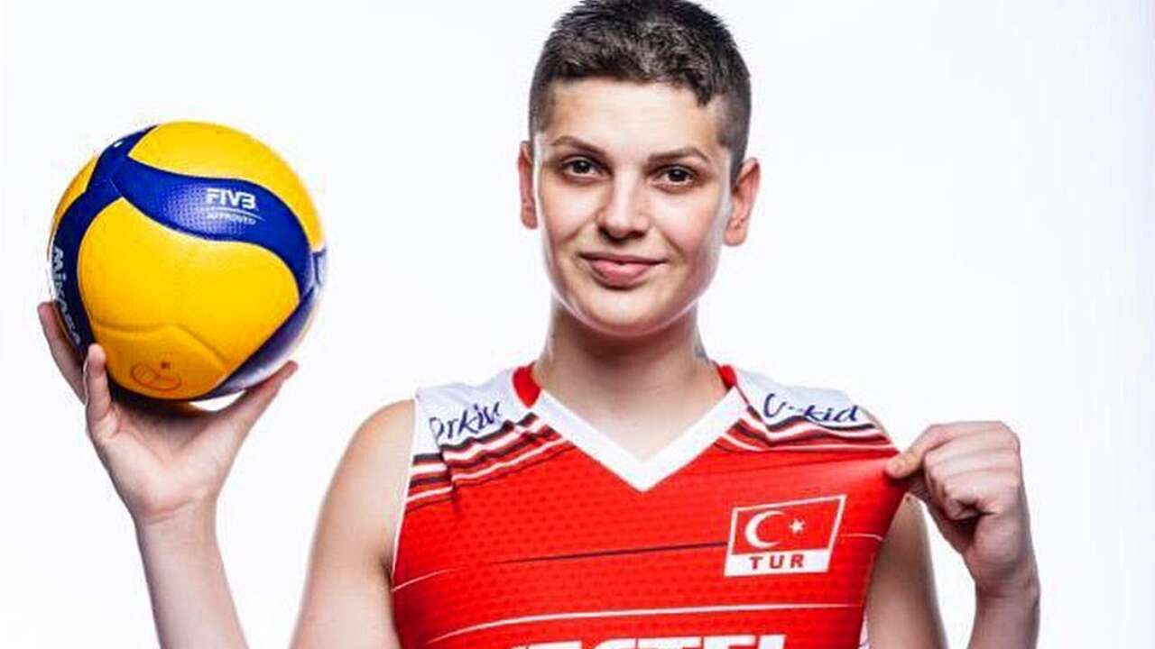 Resmi olarak açıklandı: Ebrar Karakurt yurda dönüyor!