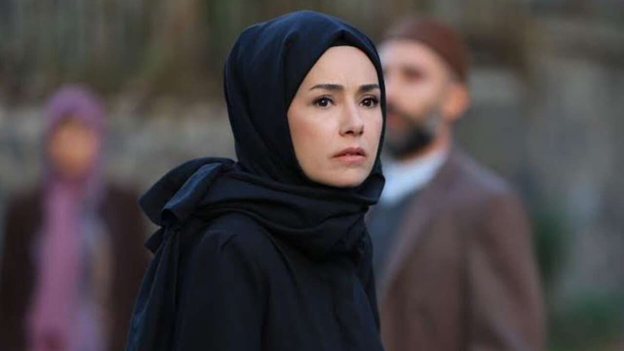 Özgü Namal'a ''Kıskanmak'' dizisinde güçlü partner: 'Halit' karakteri belli oldu!