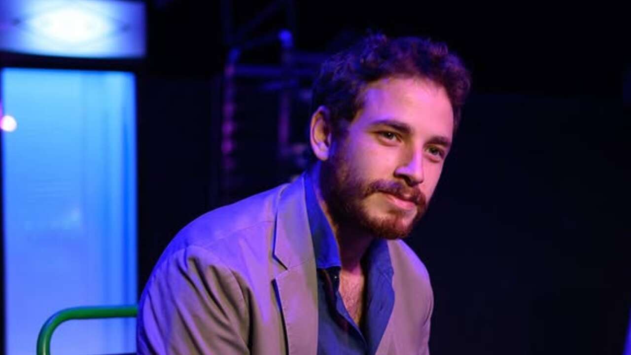 Cem Yiğit Üzümoğlu, Netflix'in iddialı dizisiyle ek sıkıştı