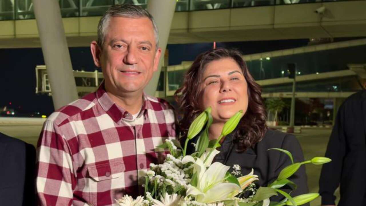 CHP'den istifa eden Özlem Çerçioğlu AKP Genel Merkezi'nde