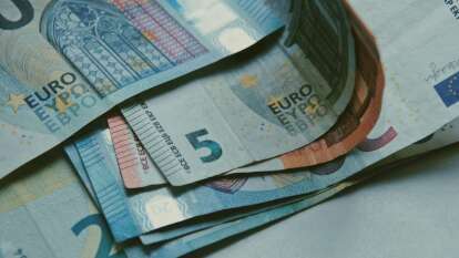Alman devi Commerzbank tarih verdi: Euro, 56 TL'ye çıkacak!