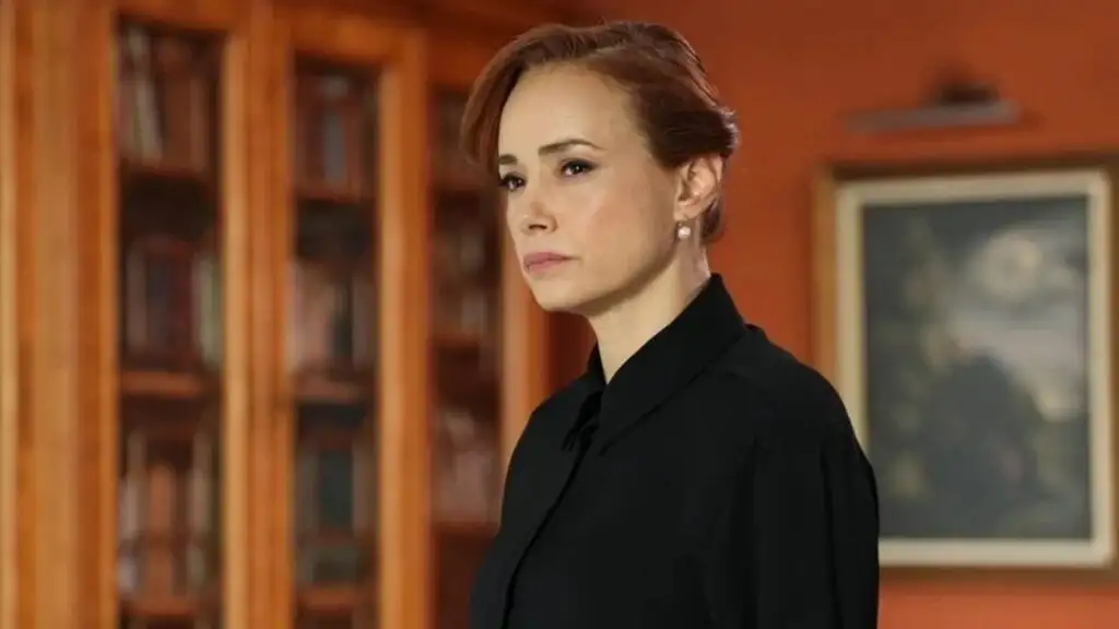 kiskanmak-8-bolumde-senihanin-yeni-gorunumu-sosyal-medyayi-salladi-1024x576